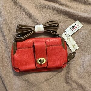 NWT Dezine news Women's red Wallet cell phone case